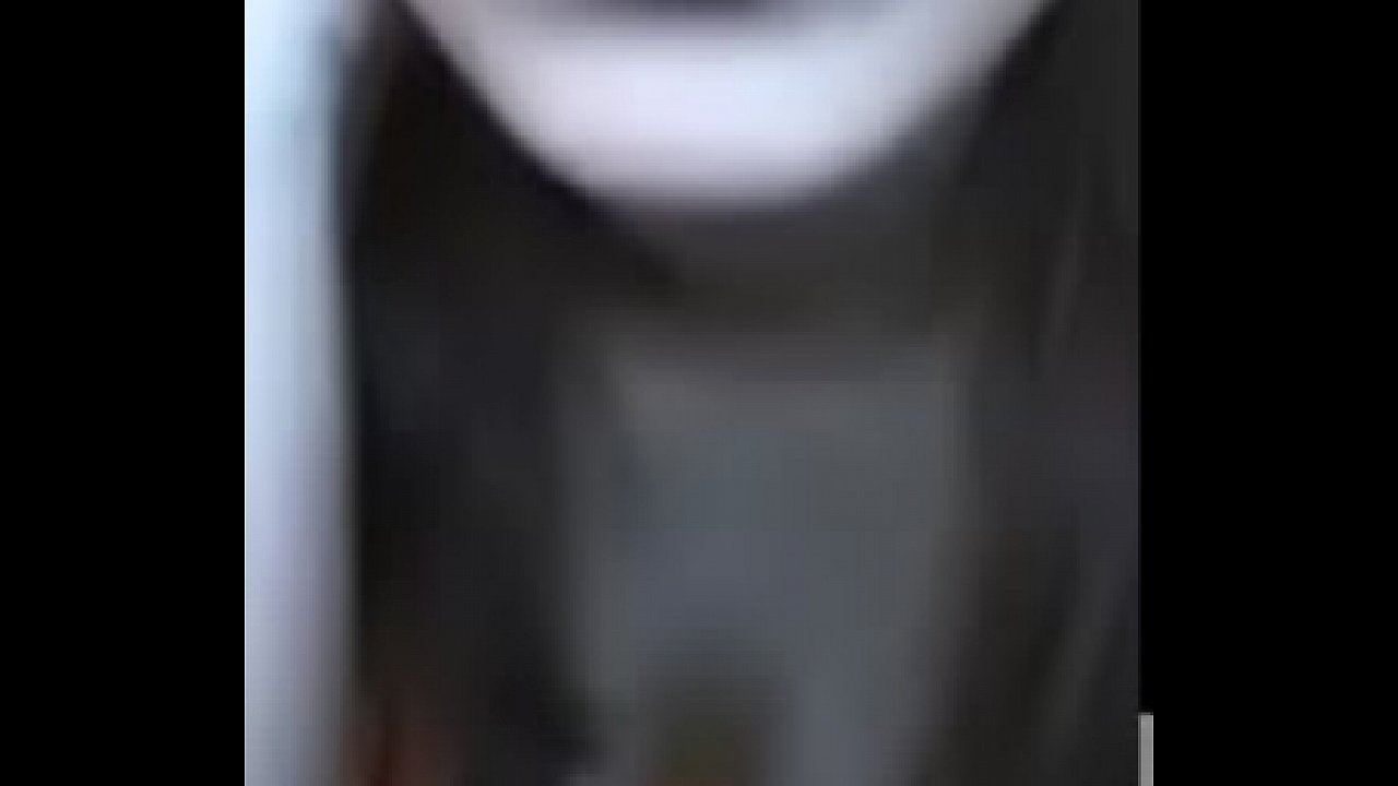 turkish girl demonstrates boobs and dances on periscope